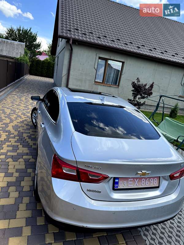 Седан Chevrolet Malibu 2016 в Володимирі