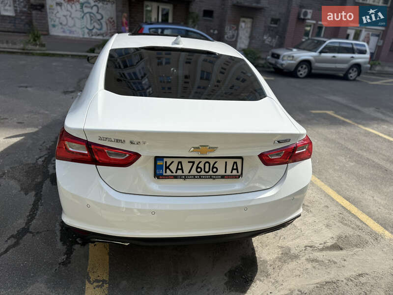 Седан Chevrolet Malibu 2016 в Киеве