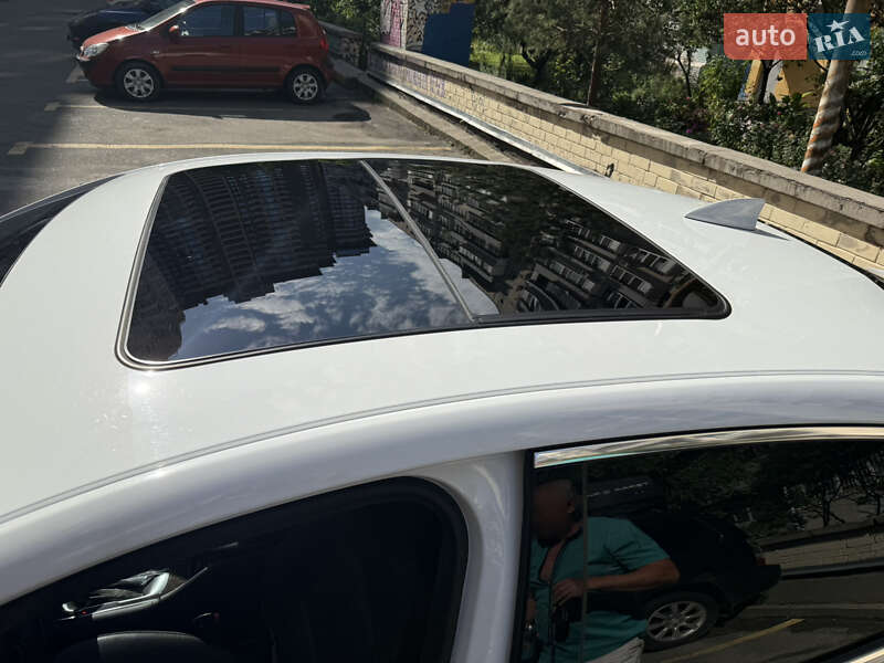 Седан Chevrolet Malibu 2016 в Киеве