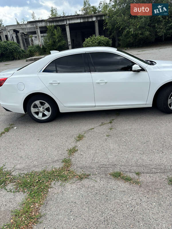 Седан Chevrolet Malibu 2015 в Лубнах