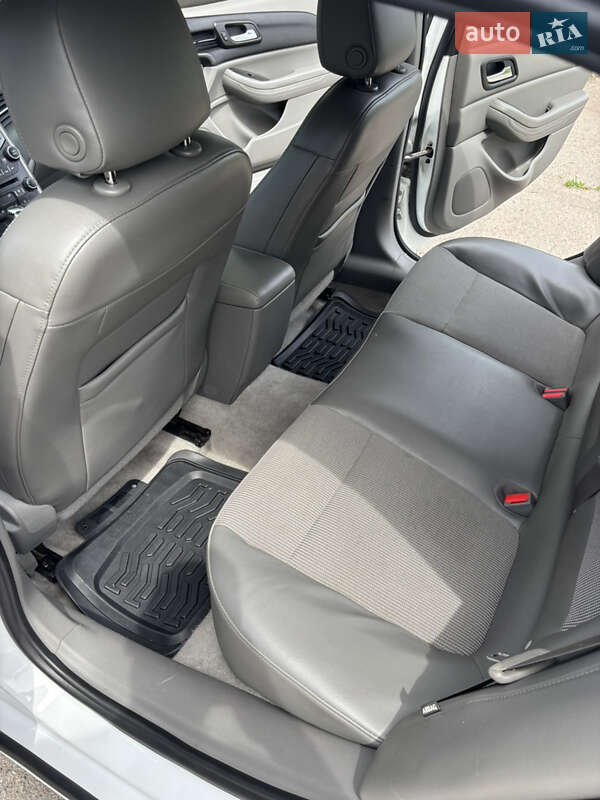 Седан Chevrolet Malibu 2015 в Лубнах