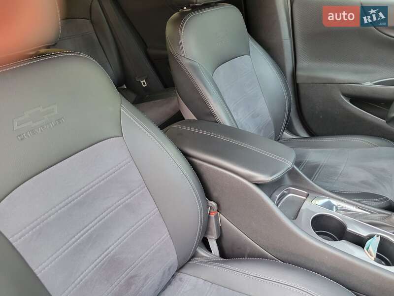 Седан Chevrolet Malibu 2018 в Запорожье