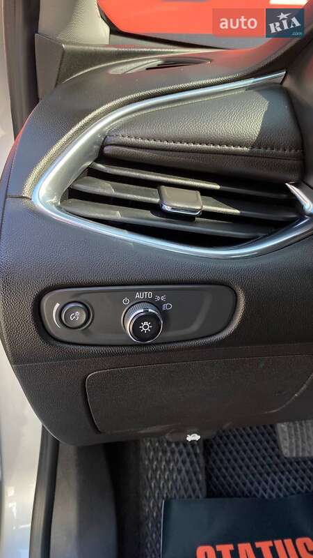 Седан Chevrolet Malibu 2016 в Виннице