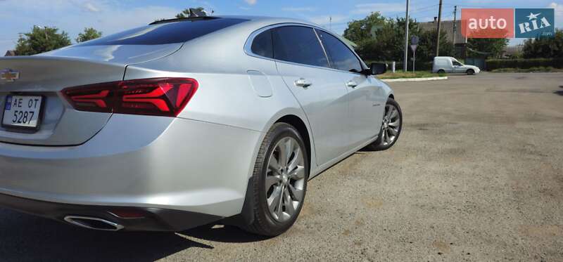 Седан Chevrolet Malibu 2016 в Каменском