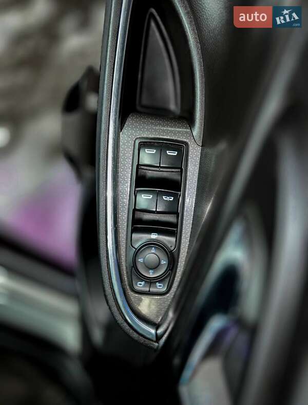 Седан Chevrolet Malibu 2017 в Львове