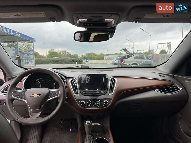 Седан Chevrolet Malibu 2017 в Луцке