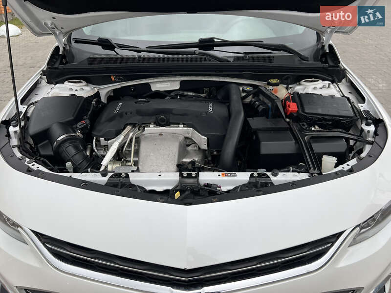 Седан Chevrolet Malibu 2017 в Луцке