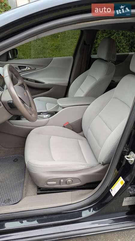Седан Chevrolet Malibu 2016 в Хмельницком