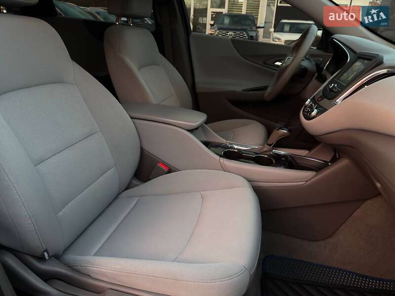 Седан Chevrolet Malibu 2016 в Харкові