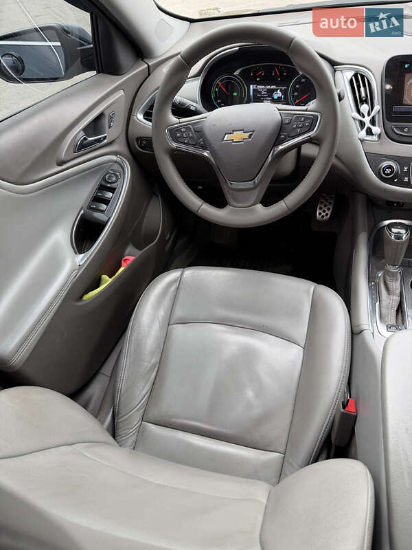 Седан Chevrolet Malibu 2016 в Харькове