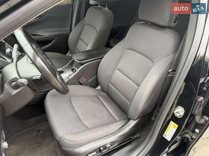 Седан Chevrolet Malibu 2018 в Павлограде