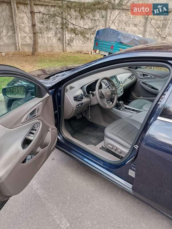 Седан Chevrolet Malibu 2017 в Одессе