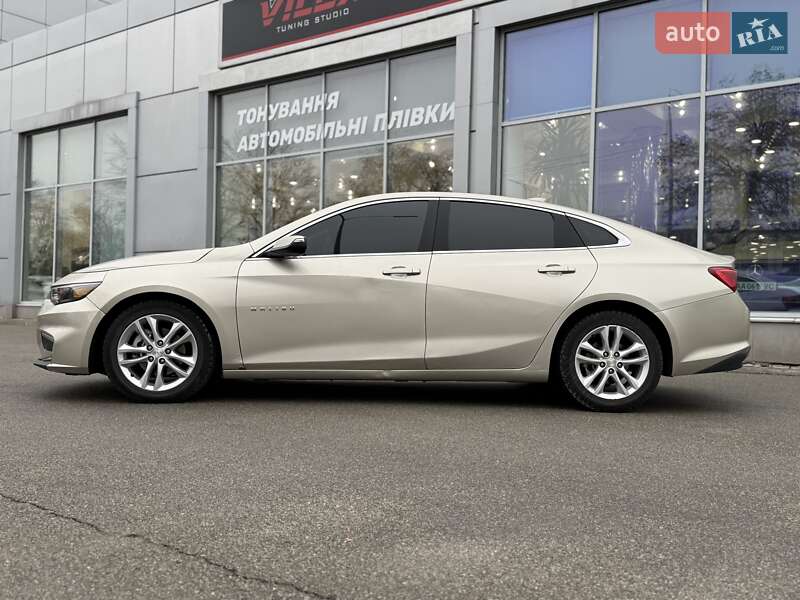 Седан Chevrolet Malibu 2016 в Киеве
