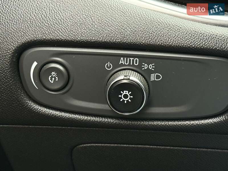 Седан Chevrolet Malibu 2016 в Киеве