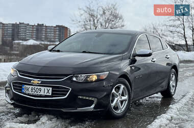 Седан Chevrolet Malibu 2017 в Львове