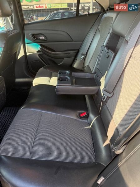 Седан Chevrolet Malibu 2015 в Киеве