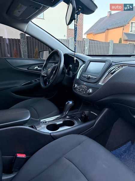 Седан Chevrolet Malibu 2016 в Киеве