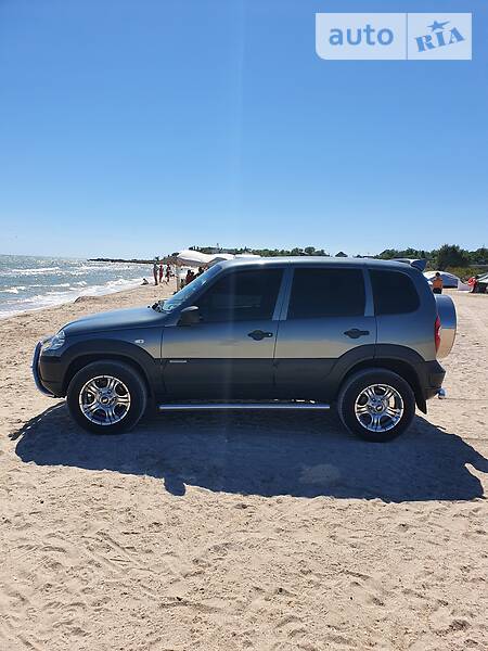 Позашляховик / Кросовер Chevrolet Niva 2018 в Мелітополі