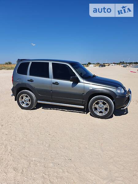 Позашляховик / Кросовер Chevrolet Niva 2018 в Мелітополі
