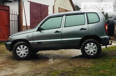 Внедорожник / Кроссовер Chevrolet Niva 2006 в 