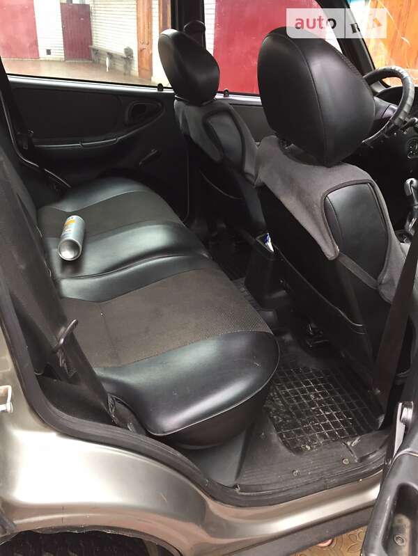 Позашляховик / Кросовер Chevrolet Niva 2011 в Білій Церкві