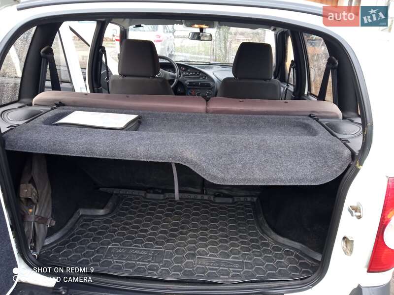 Позашляховик / Кросовер Chevrolet Niva 2015 в Срібному