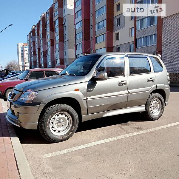 Внедорожник / Кроссовер Chevrolet Niva 2006 в Луцке