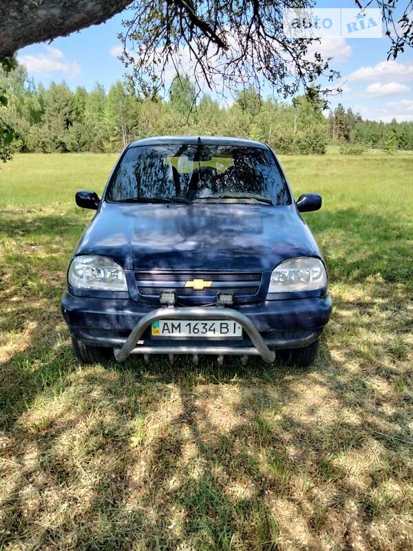 Внедорожник / Кроссовер Chevrolet Niva 2006 в Коростене