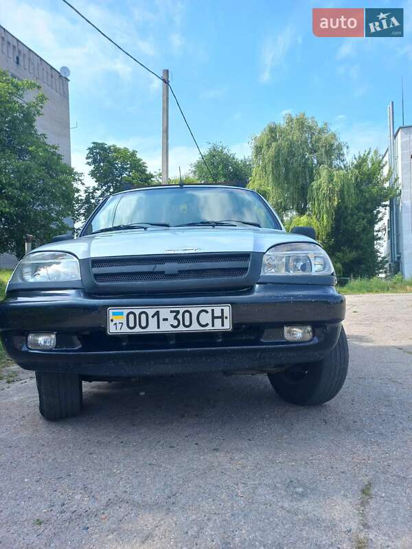 Позашляховик / Кросовер Chevrolet Niva 2004 в Верхньодніпровську