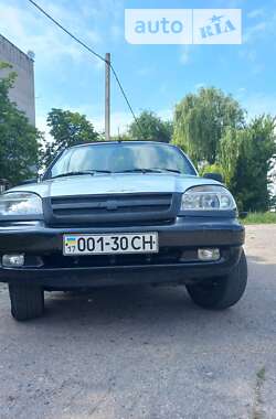 Внедорожник / Кроссовер Chevrolet Niva 2004 в Верхнеднепровске