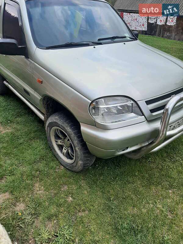 Позашляховик / Кросовер Chevrolet Niva 2007 в Косові