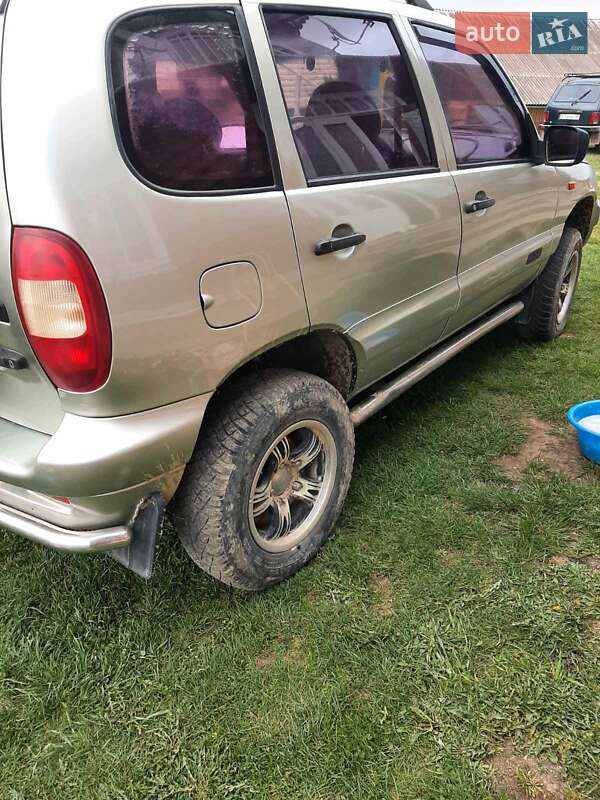 Позашляховик / Кросовер Chevrolet Niva 2007 в Косові