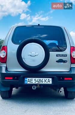 Внедорожник / Кроссовер Chevrolet Niva 2011 в Новомосковске