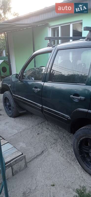 Внедорожник / Кроссовер Chevrolet Niva 2004 в Кривом Озере