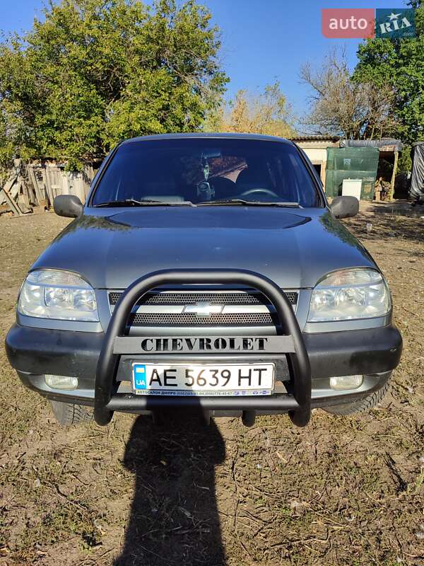 Внедорожник / Кроссовер Chevrolet Niva 2004 в Запорожье