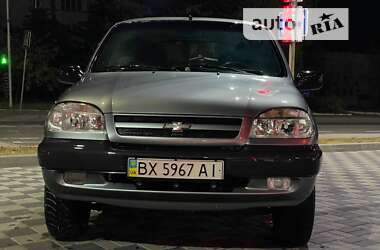 Внедорожник / Кроссовер Chevrolet Niva 2005 в Хмельницком