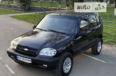 Внедорожник / Кроссовер Chevrolet Niva 2005 в Харькове