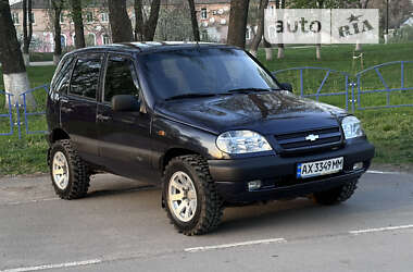Внедорожник / Кроссовер Chevrolet Niva 2005 в Харькове
