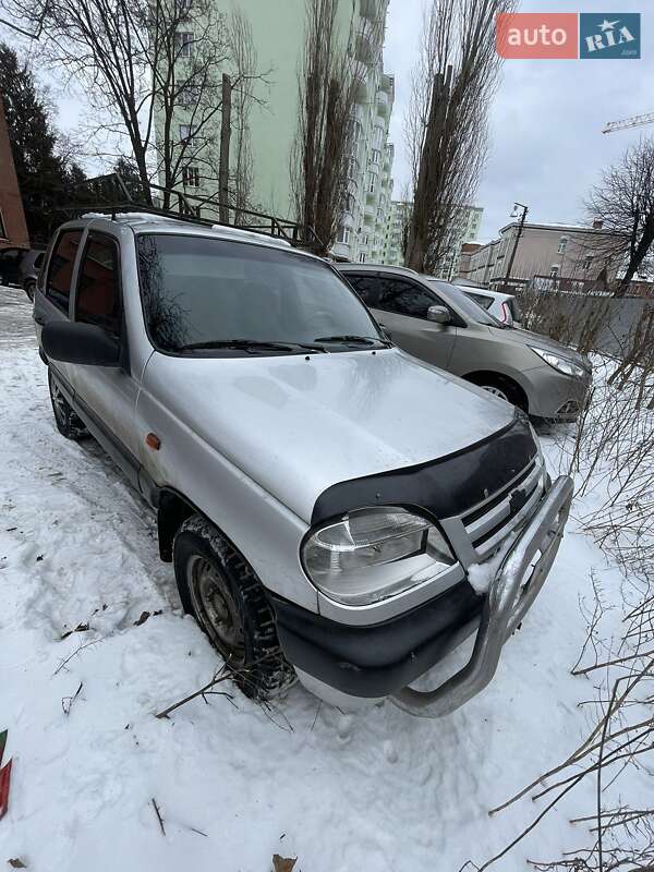 Позашляховик / Кросовер Chevrolet Niva 2005 в Чернігові
