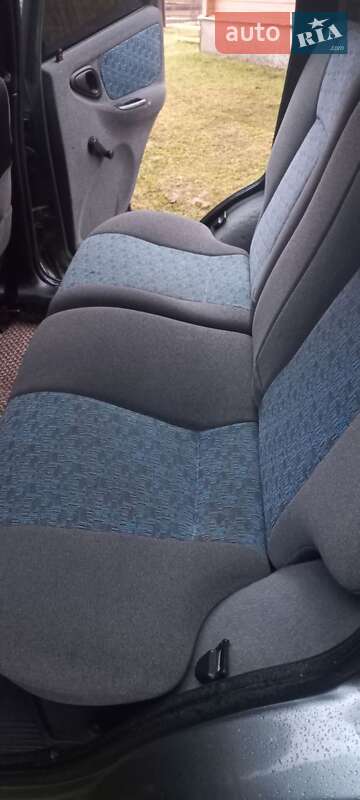 Позашляховик / Кросовер Chevrolet Niva 2004 в Коломиї