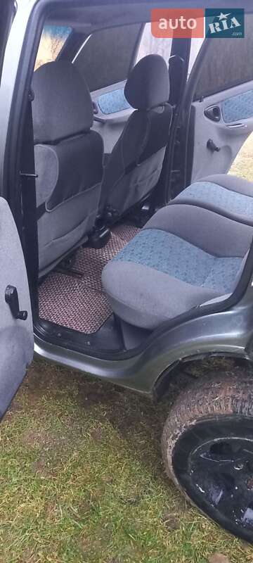 Позашляховик / Кросовер Chevrolet Niva 2004 в Коломиї