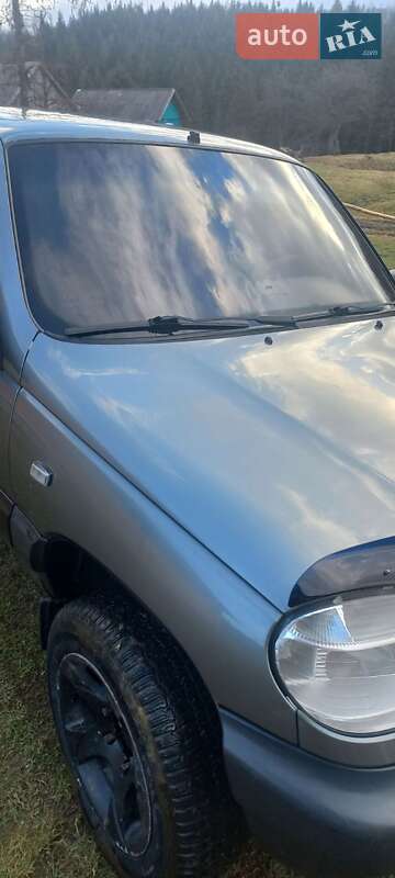 Позашляховик / Кросовер Chevrolet Niva 2004 в Коломиї