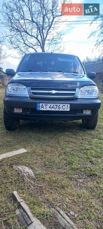 Позашляховик / Кросовер Chevrolet Niva 2004 в Коломиї