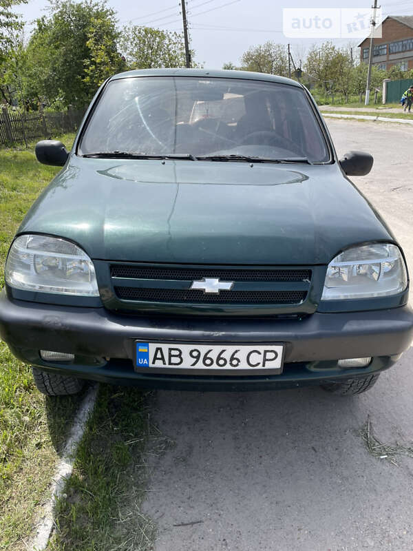Внедорожник / Кроссовер Chevrolet Niva 2004 в Мурованых Куриловцах
