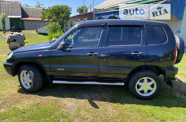 Внедорожник / Кроссовер Chevrolet Niva 2006 в Оржице
