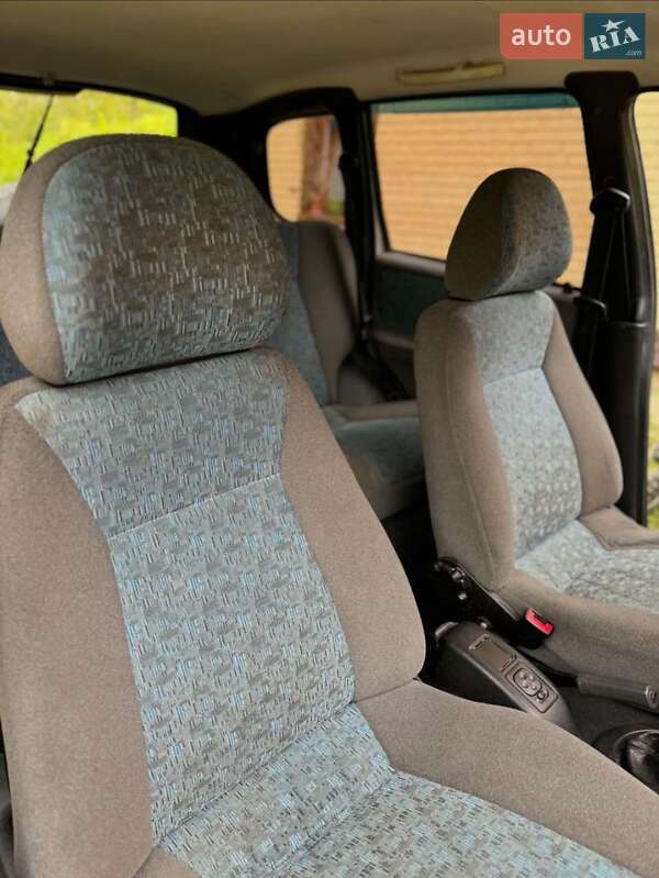 Позашляховик / Кросовер Chevrolet Niva 2005 в Косові