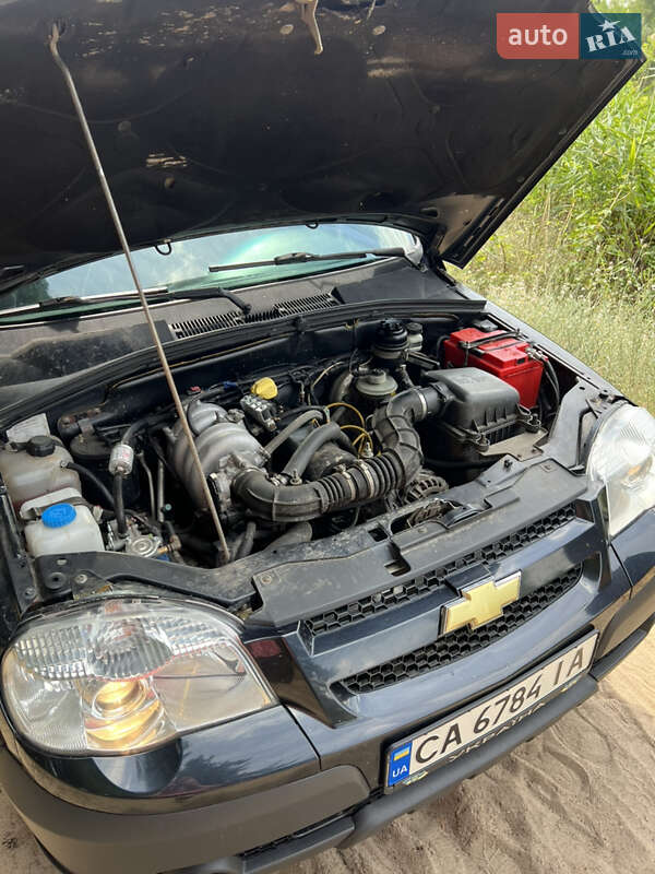 Позашляховик / Кросовер Chevrolet Niva 2015 в Смілі