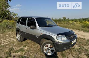 Внедорожник / Кроссовер Chevrolet Niva 2009 в Шостке