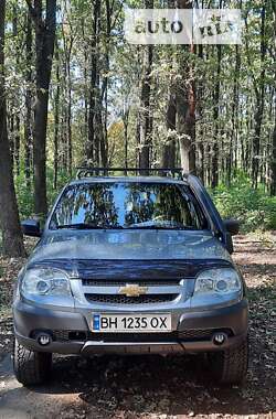 Позашляховик / Кросовер Chevrolet Niva 2011 в Одесі