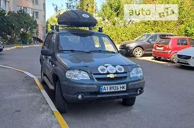 Внедорожник / Кроссовер Chevrolet Niva 2011 в Буче